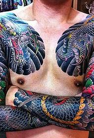 Koel en knap kleur dubbele halwe totem-tatoeëring