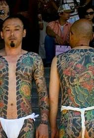 Le immagini colorate a metà del tatuaggio hanno un tasso di resa molto elevato