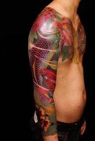 Крутая и красочная татуировка с разрезом кальмара