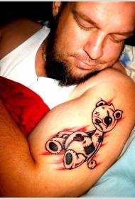Manlike grutte earm kleurde ferwûne teddybeer tattoo patroan