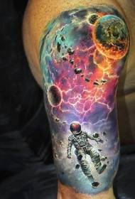 Shouldkwụ uwe ogologo futuristic ụdị astronaut tattoo picture