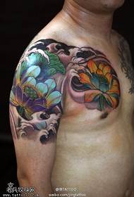 Model de tatuaj de lotus sfânt eleganță