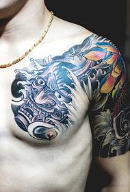 Tatuaje de media armadura combinado con calamares y prajna