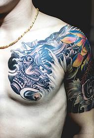 Ib nrab-npas npab tattoo ua ke nrog squid thiab prajna