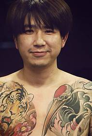 Gussi ati tiger awọ double hemiple tatuu awọn aworan
