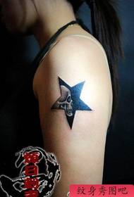 bungo ng five-point star na pattern ng tattoo: arm skull five-point star tattoo pattern na larawan ng tattoo