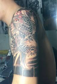 Picha ya tatoo ya urefu wa nusu ya mtu