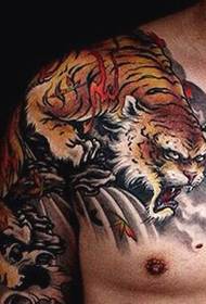 Tatuaggio di mezza armatura tigre feroce prepotente
