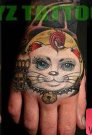 손으로 손짓하는 고양이 문신