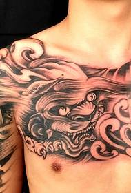 Élénk fekete-fehér félpáncél tetoválás képek