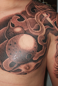 Bel tatuaggio a mezza zucca