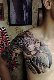 Εξαιρετικά αυταρχικό μοτίβο τατουάζ καλαμάρι