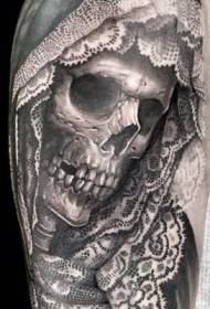 Rameno čierno šedá dramatický vzor lebky tetovania