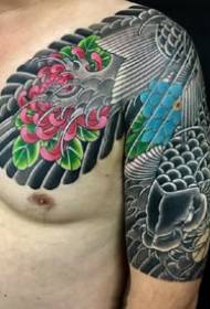 Fotografitë tradicionale të tatuazheve me gjysmë hark