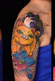 Senjata tampan berwarna-warni pola beruntung kucing tato