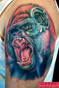 Pola tato lengan besar: pola tato orangutan lengan besar