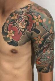 Mga tradisyunal na hanay ng 9 na half-cut na mga larawan sa tattoo