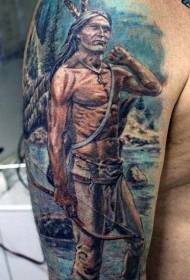 Plecu vecā stila gleznots Indijas karavīra tetovējuma attēls
