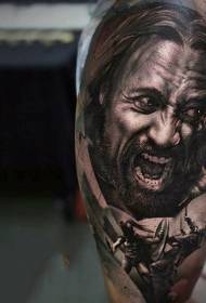 Modello realistico del tatuaggio del guerriero spartano del grande braccio