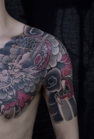 Полукрашенный традиционный рисунок татуировки дракона