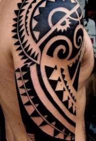 Arm svart polynesisk totem tatuering mönster
