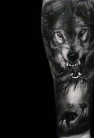 Fantastico disegno del tatuaggio del gruppo di lupi misteriosi in bianco e nero