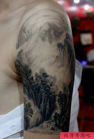 Arm klasické tetovanie krajinomalby