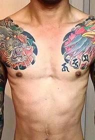 Patrón de tatuaje de dobre hemiple colorido de dragón e fénix malvado
