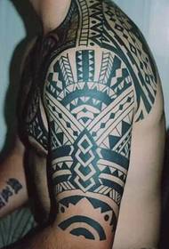 Lalaki Satengah Armor Totem Tattoo
