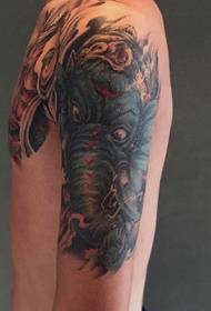 un disegno del tatuaggio a metà collo come Dio e Prajna