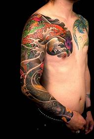 Tatuaggio di mezza armatura molto bello