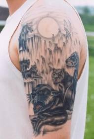 un grup de pantere negre și tatuaje cu braț de lună