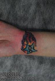 手臂海星火焰紋身圖案