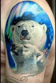 Velika ruka lijepi realistični polarni medvjed oslikana tetovažom