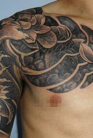 Fantastico tatuaggio da mezza armatura maschile