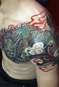 Polovica paľby jednorožec tetovanie je pekný a dokonalý