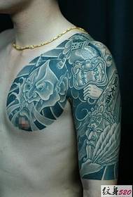 Модел на тетоважа со половина должина на мажи