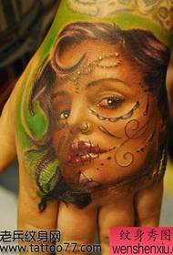 Rukou zpět 3D barevné krásy portrét tetování vzor