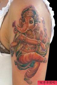 Elefanto dio tatuaje mastro: brako koloro elefanto dio tatuaje ŝablono bildo