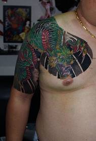 Foršas krāsas pusapbruņota pūķa tetovējums tetovējums