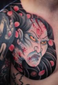 Tauira tuku iho me te haurua tattoo tauira