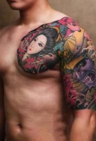 Nuovo mezzo americano tradizionale: 9 nuovi disegni di tatuaggi a mezzo arco in stile tradizionale