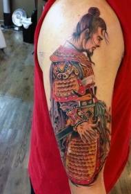 Aseta tarkkaan piirretty Aasian soturin tatuointikuvio