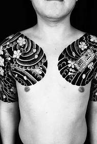 Dvostruki crno-bijeli totemski uzorak tetovaža mrzi