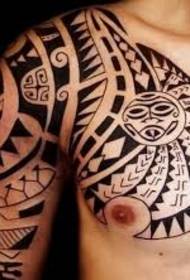 Graži mados totemo pusės šarvo tatuiruotė