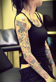 Tyttö super söpö kukka käsivarsi tatuointi malli