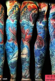 Tatuiruotės veteranams povandeninio pasaulio gėlių rankos tatuiruotės modelis