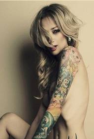 moda sexy personalitate feminină cu aspect bun model de tatuaj braț de flori