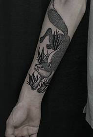 მოდის კლასიკური ყვავილების მკლავის ტატუირება tattoo