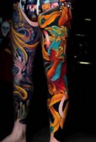 Nuovo stile tradizionale di una serie di apprezzamenti floreali per tatuaggi di braccia e gambe